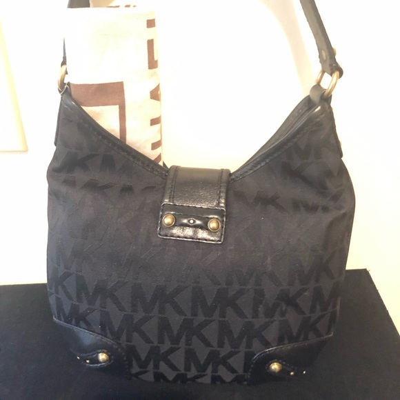 Michael Kors Handbag - Picture 2 of 6